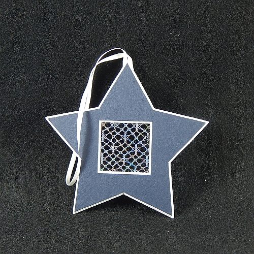 Deko-Passepartout Sterne blau mit geklöppelter Spitze, in der Klöppelwerkstatt, klöppeln, sticken, Nadelspitze, Weihnachten