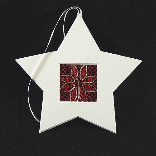 Deko-Passepartout Sterne weiß mit geklöppelter Spitze, in der Klöppelwerkstatt, klöppeln, sticken, Nadelspitze, Weihnachten