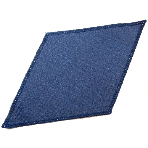 Anhäkelform Rhombus 18 cm x 32 cm, lochranddeckchen dunkel-blau von der Fa. Zweigart, zum Häkeln, Klöppeln in der Klöppelwerkstatt