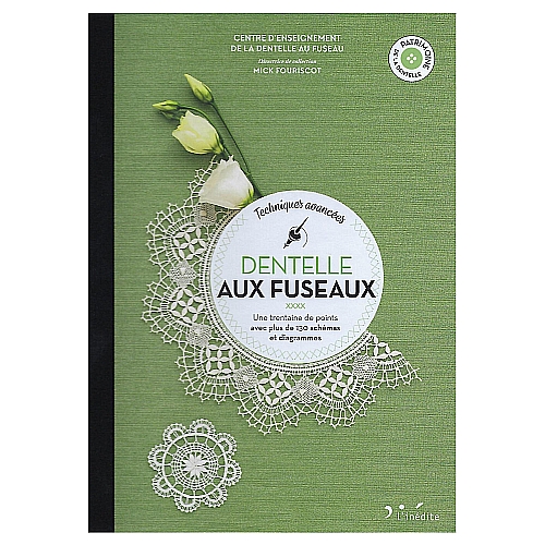 Dentelle Aux Fuseaux ~ Mick Fouriscot, in der Klöppelwerkstatt, klöppeln