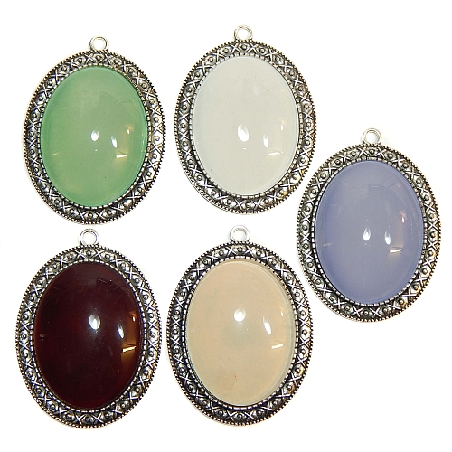 Anhänger oval Perlenrand mit Stein in verschiedenen Farben, Klöppelwerkstatt, klöppeln, Schmuck