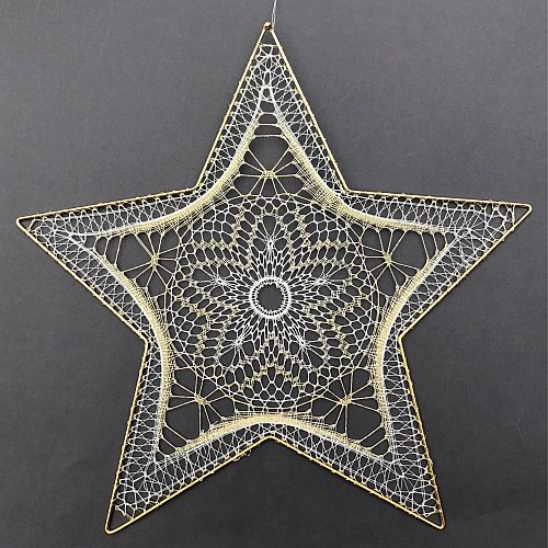 Metallrahmen Sterne vergoldet für die Klöppelbriefe von Marie Luise Prinzhorn, Klöppelwerkstatt