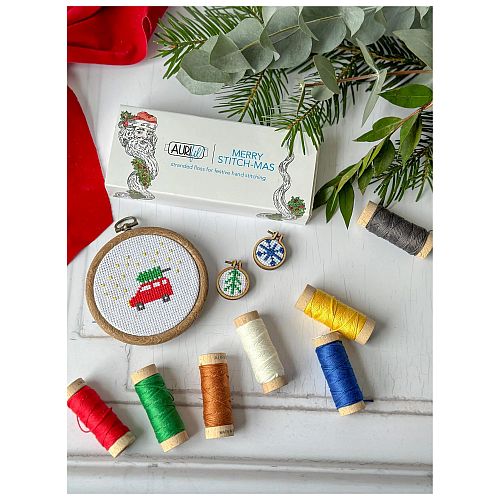 Aurifloss Set Merry Stitch-Mas - Klöppelwerkstatt, eine Kollektion aus 7 leuchtenden und festlichen Farben, Sticken, Kreuzstich, Weihnachten, Christmas