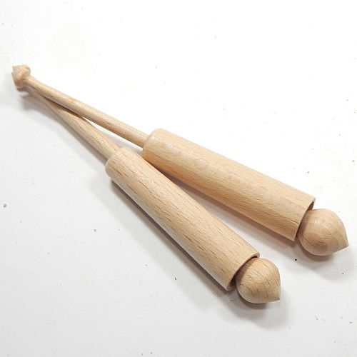 Hülsenklöppel einfach klein - Second Hand, Klöppelwerkstatt, im Kundenauftrag zu verkaufen! sehr schöne, zierliche Hülsenklöppel, 11,5 cm lang, Neuwertig, klöppeln