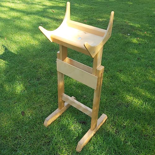 Klöppelständer, drehbar, Höhe verstellbar - Klöppelwerkstatt, im Kundenauftrag zu verkaufen, für die Rolle, klöppelzubenör