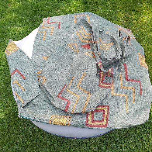 Taschenset für eine Klöppelplatte und Rolle - Second Hand - Klöppelwerkstatt, Tasche mit seitlichen Reisverschlüssen zum aufklappen, für eine runde oder 8-eckige Klöppelplatte, Zubehör