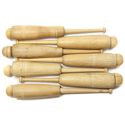 7 alte Hülsenklöppel - Second Hand, Klöppelwerkstatt, im Kundenauftrag zu verkaufen! sehr alte Hülsenklöppel, 13 cm Länge, klöppeln