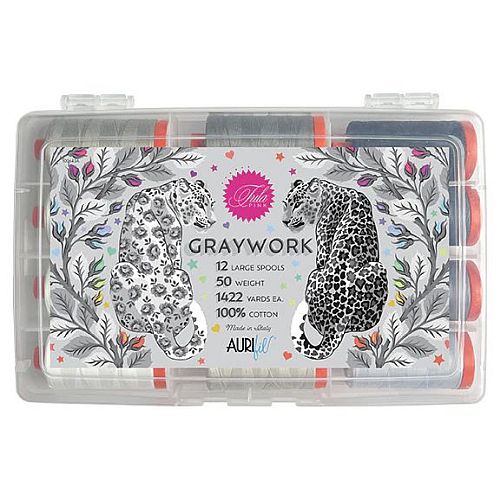 Graywork by Tula Pink by Aurifil - Klöppelwerkstatt, Das Set enthält zwölf 30g Spulen Aurifil, in der Stärke 50wt, klöppeln, Quilten, Patchwork, Sticken,