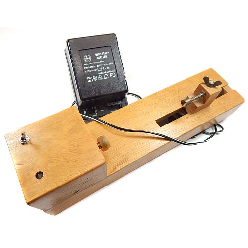 elektrische Wickelmaschine SH- Klöppelwerkstatt, die Wickelmaschine ist gut erhalten und funktioniert einwandfrei, Für Hüsenklöppel und Flachkissenklöppel geeignet, klöppeln, zubehör