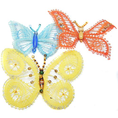 Schmetterlinge - handgeklöppelt SH - verschiedene Modelle - Klöppelwerkstatt, sehr schön und perfekt geklöppelt. Mit Draht an der Kante