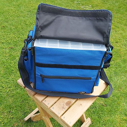 Tasche mit 6 Kunsstoffboxen SH - Klöppelwerkstatt, Tasche mit 6 Boxen, 4 kleine Taschen an den schmalen Seiten, eine große Tasche hinten, Zubehör, Klöppeln, Sticken, Patchwork Basteln