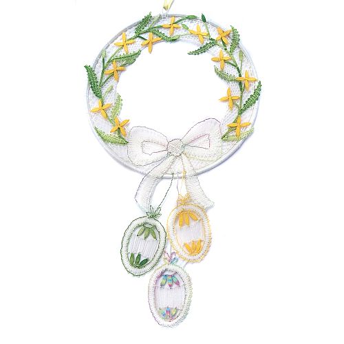 Osterkranz - handgeklöppelt - Second Hand - Klöppelwerkstatt, Osterkranz in 2 Farben, sehr schön und perfekt geklöppelt mit einem Drahtring d=18cm, geklöppelt